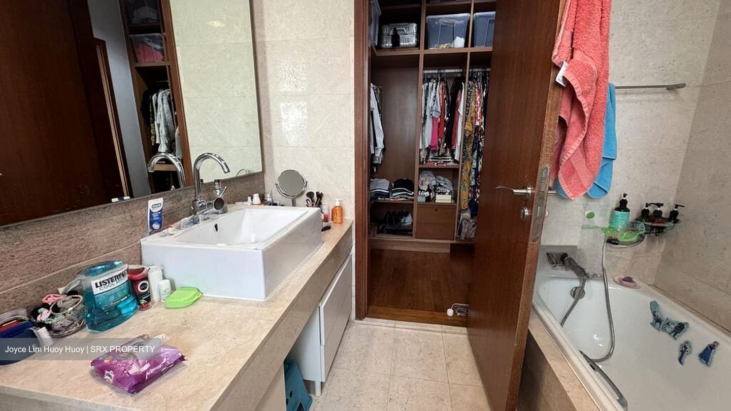 Duchess Avenue (D10), Terrace #497378291